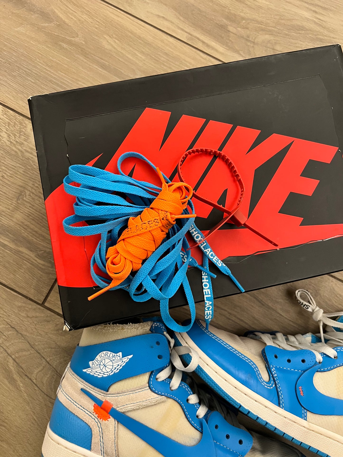Jordan 1 High Off White UNC - taglia 42,5 used with zip tie little broken
