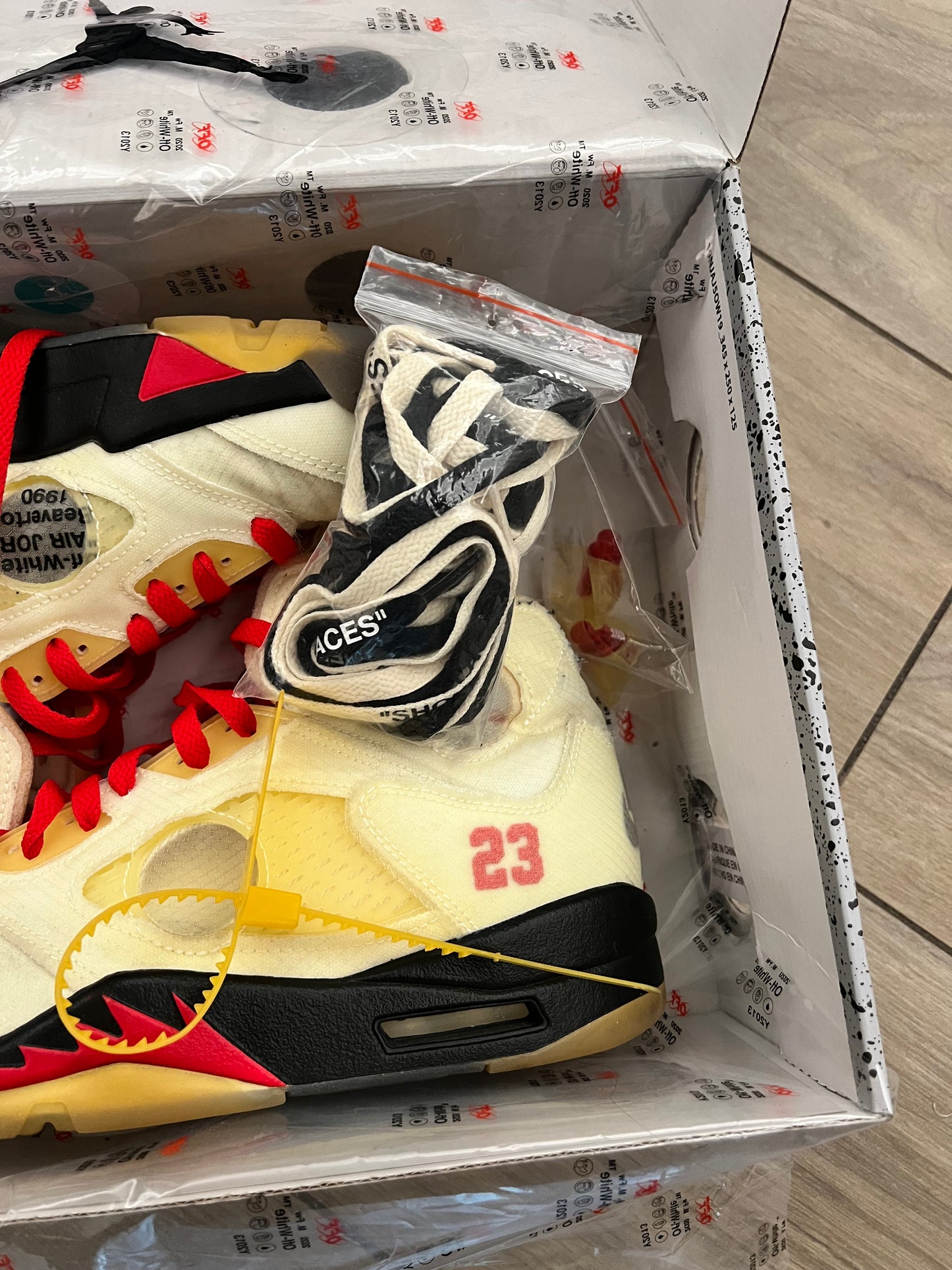 Jordan 5 Off White Sail - taglia 42,5 used