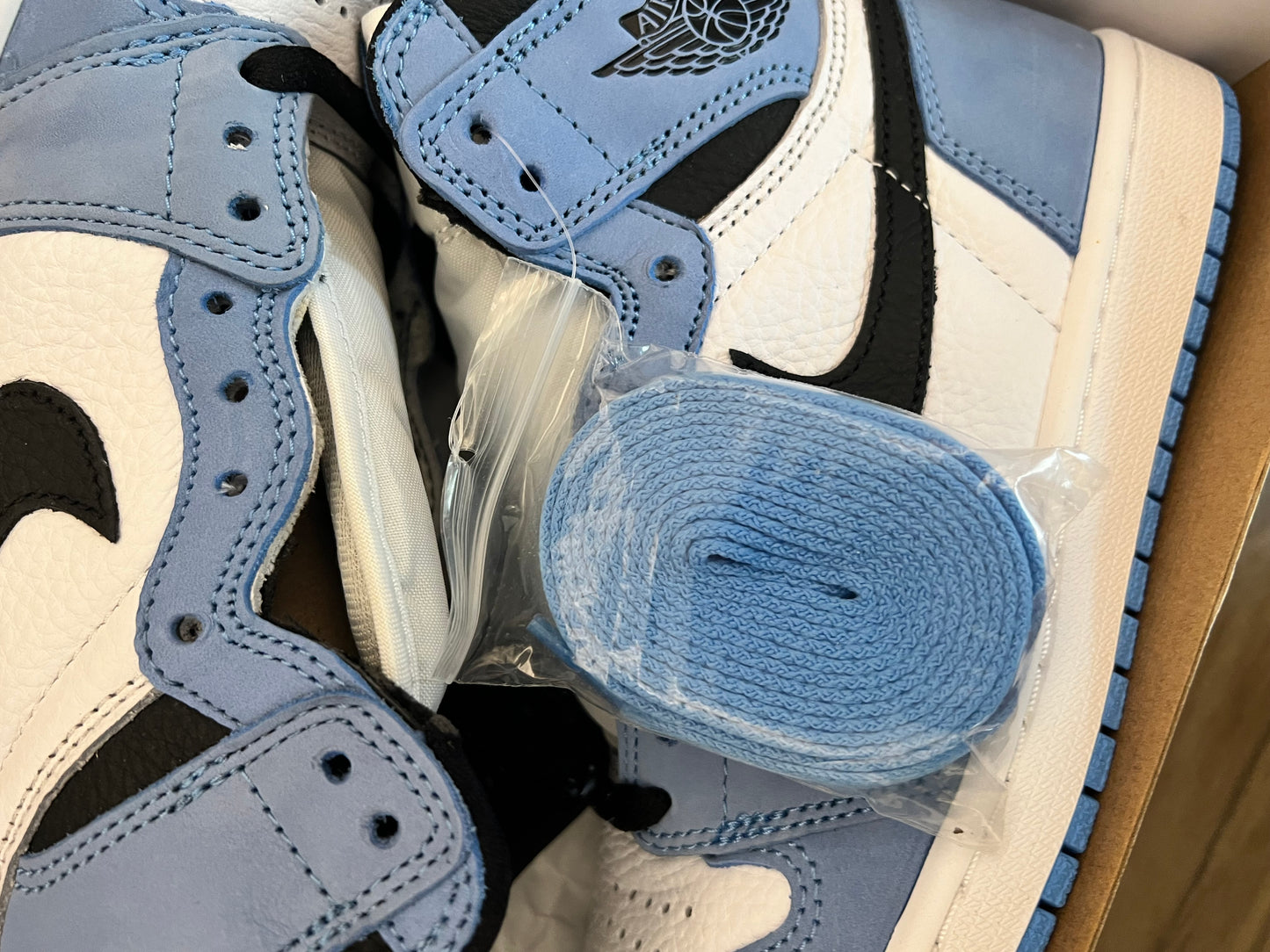 Jordan 1 University Blue - brand new