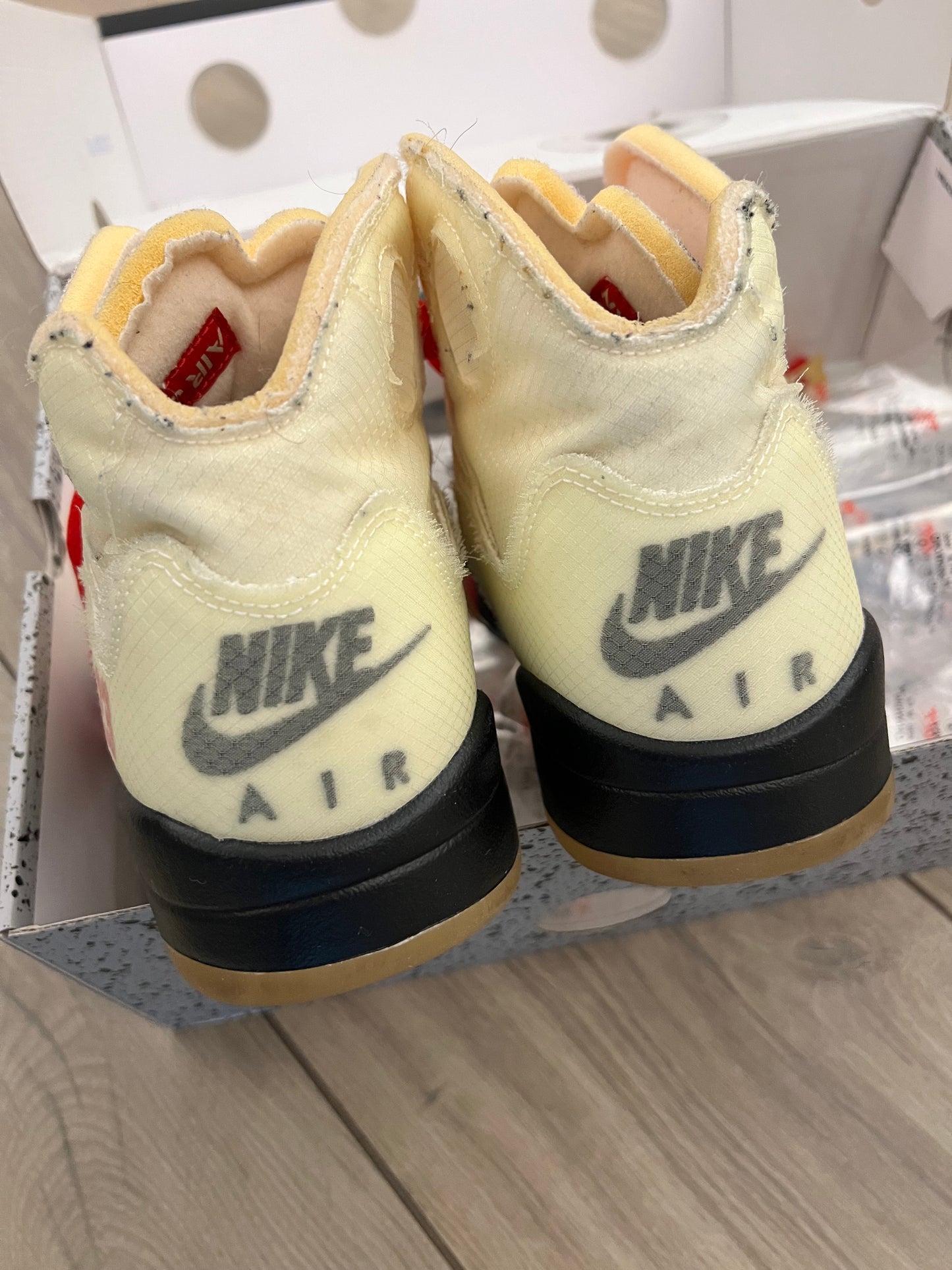 Jordan 5 Off White Sail - taglia 42,5 used