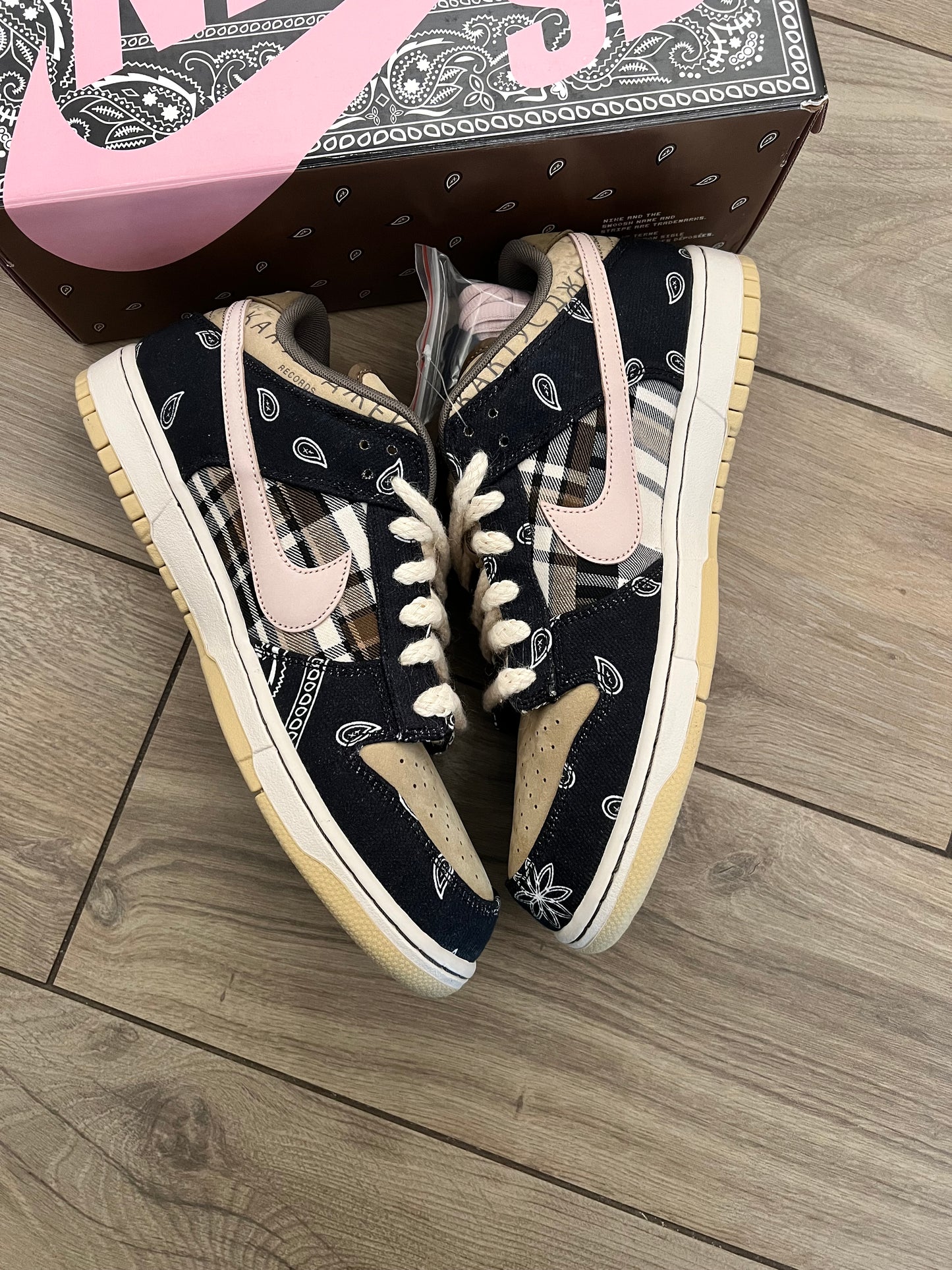 Dunk Low SB Travis Scott - brand new special box