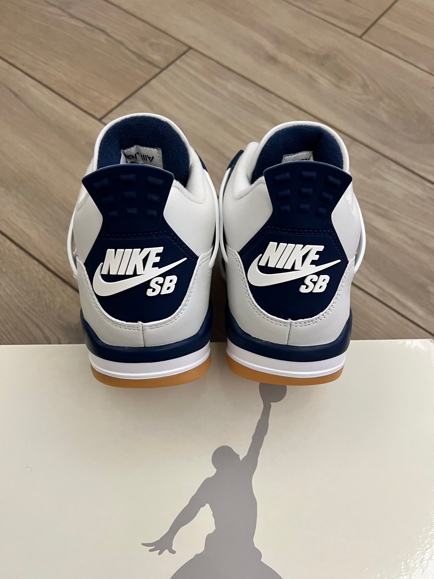 Jordan 4 SB Navy - brand new