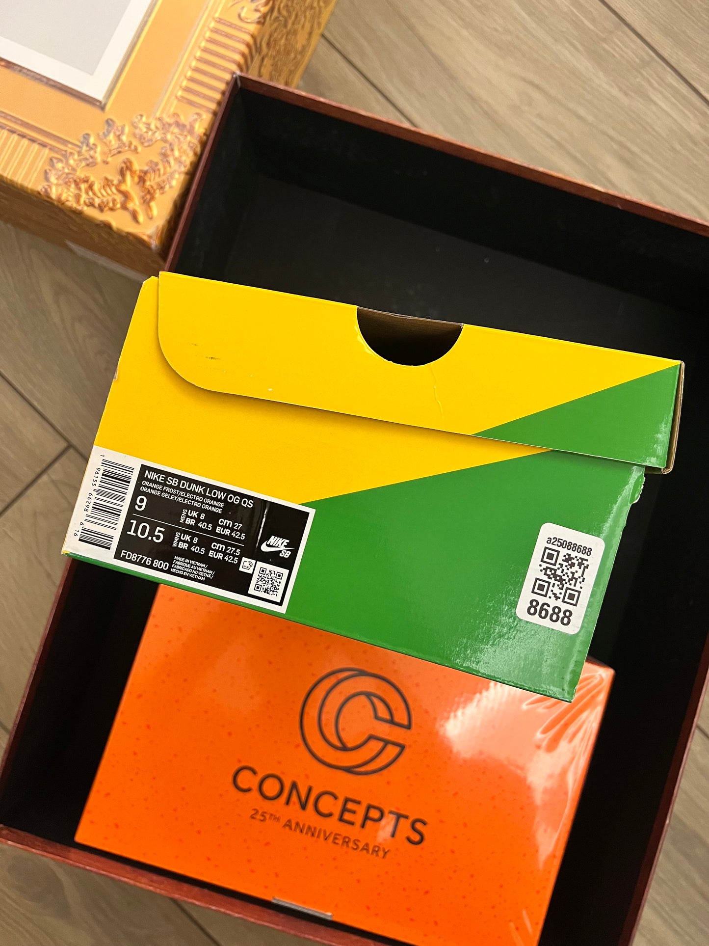 Dunk SB Orange Lobster Special Box - brand new