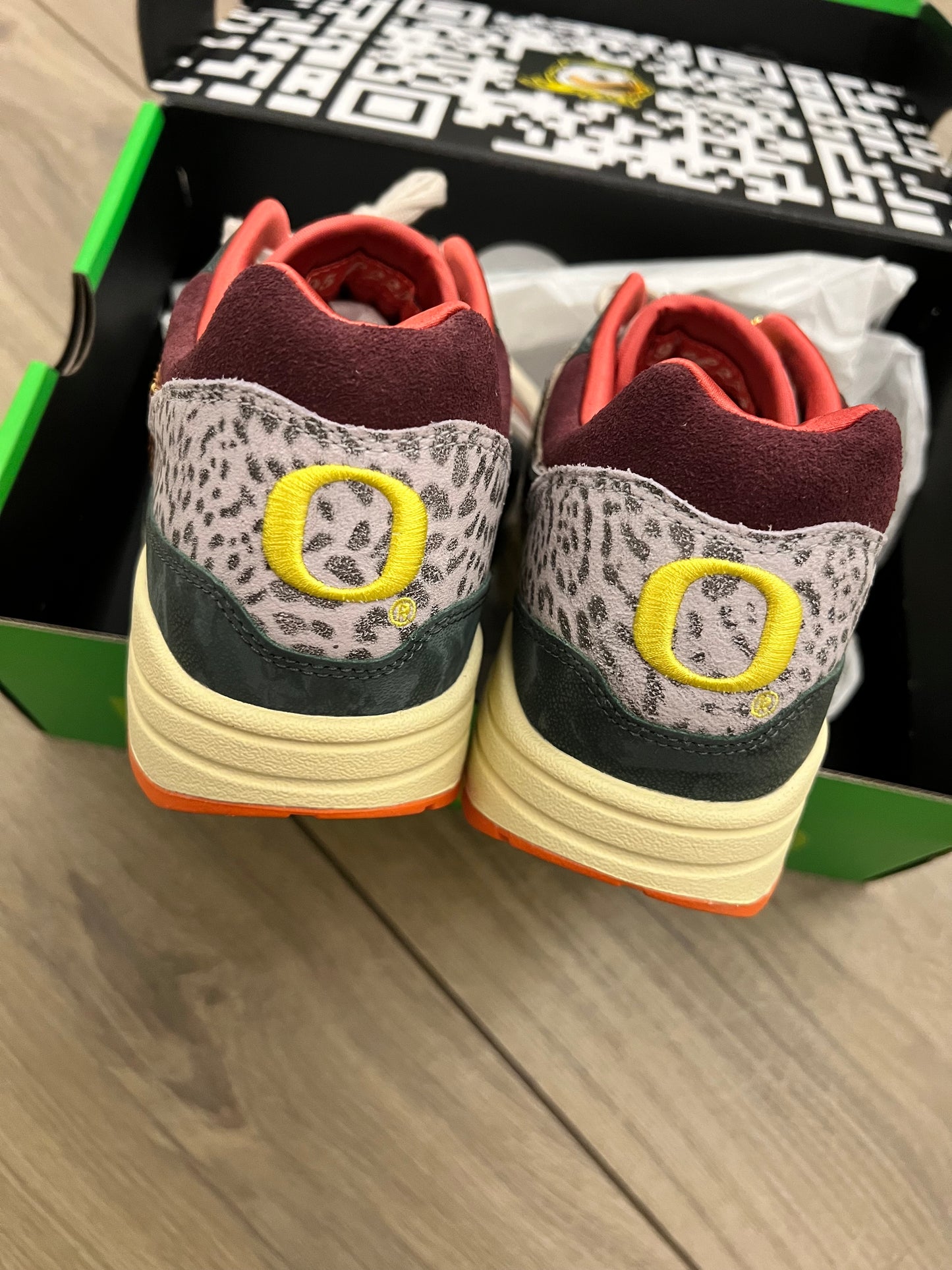 Air Max 1 Lux University of Oregon PE - brand new