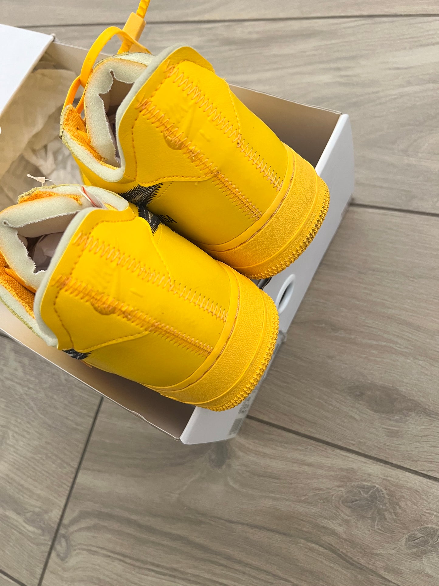 Air Force Off White Lemonade - taglia 44,5 used
