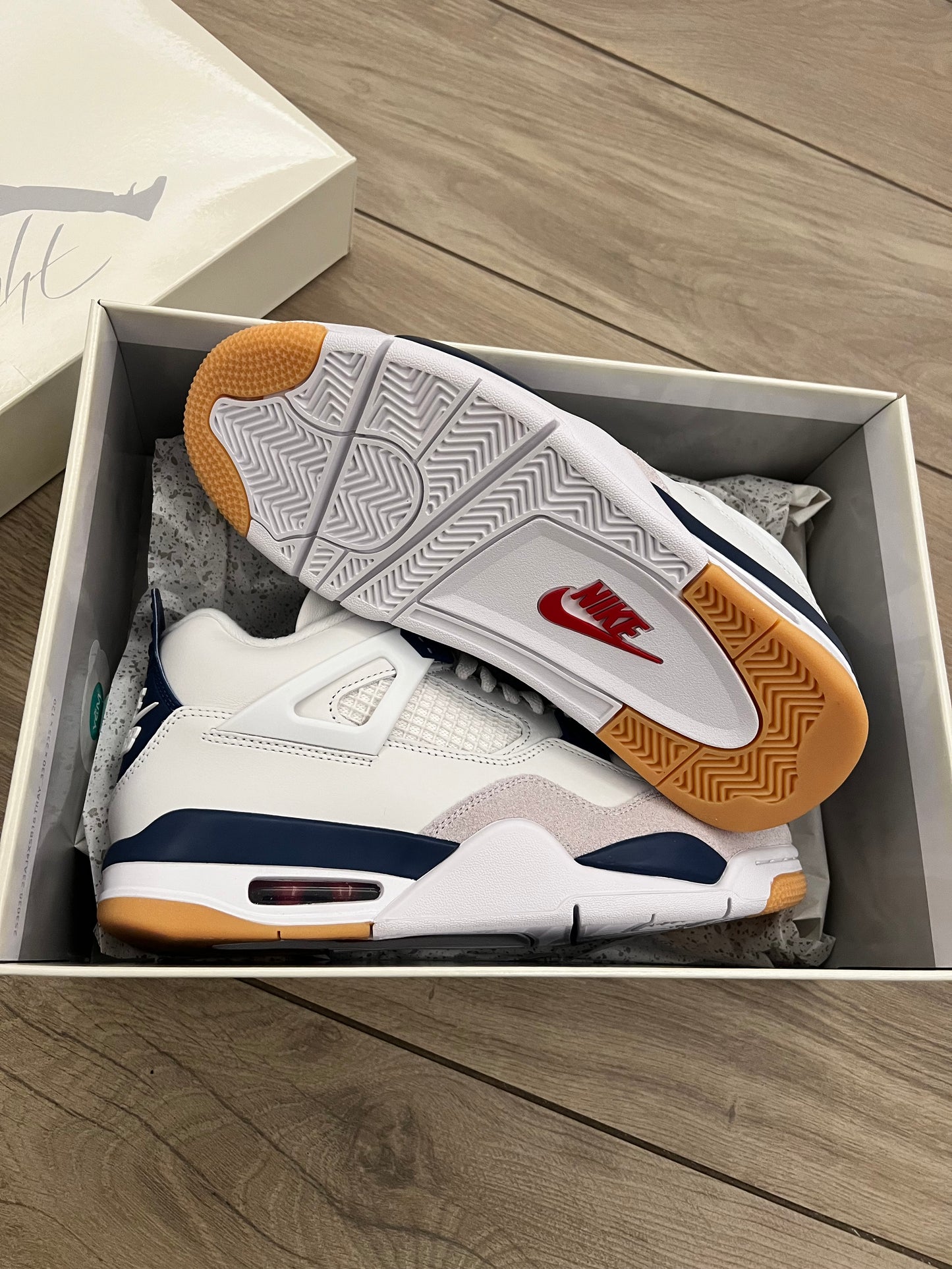 Jordan 4 SB Navy - brand new