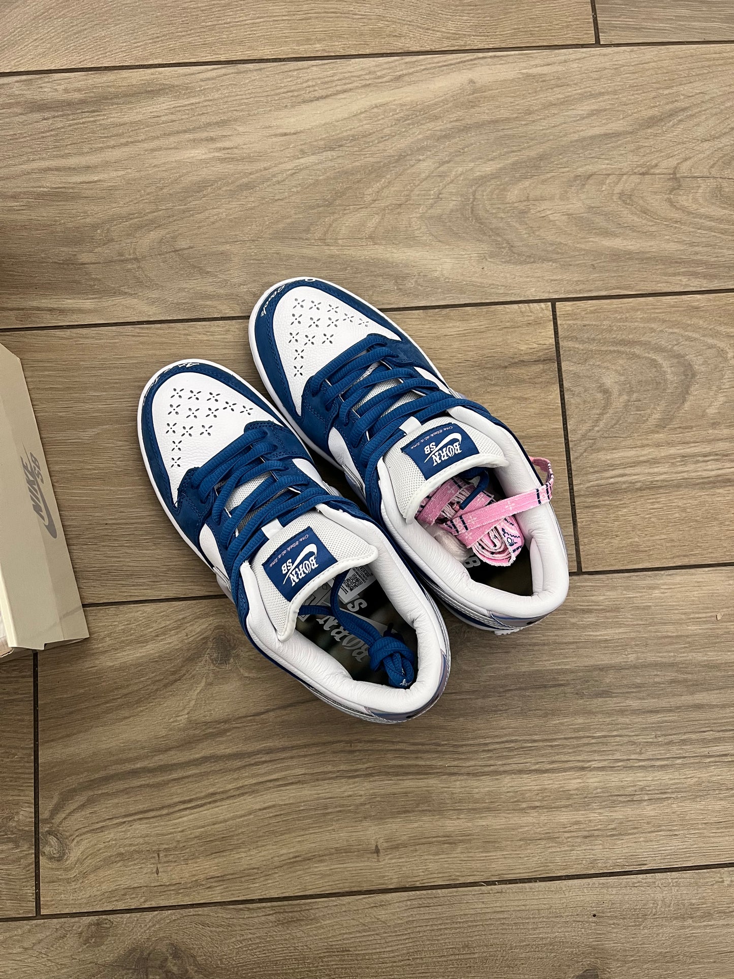 Dunk Low SB Born and Raised - brand new
