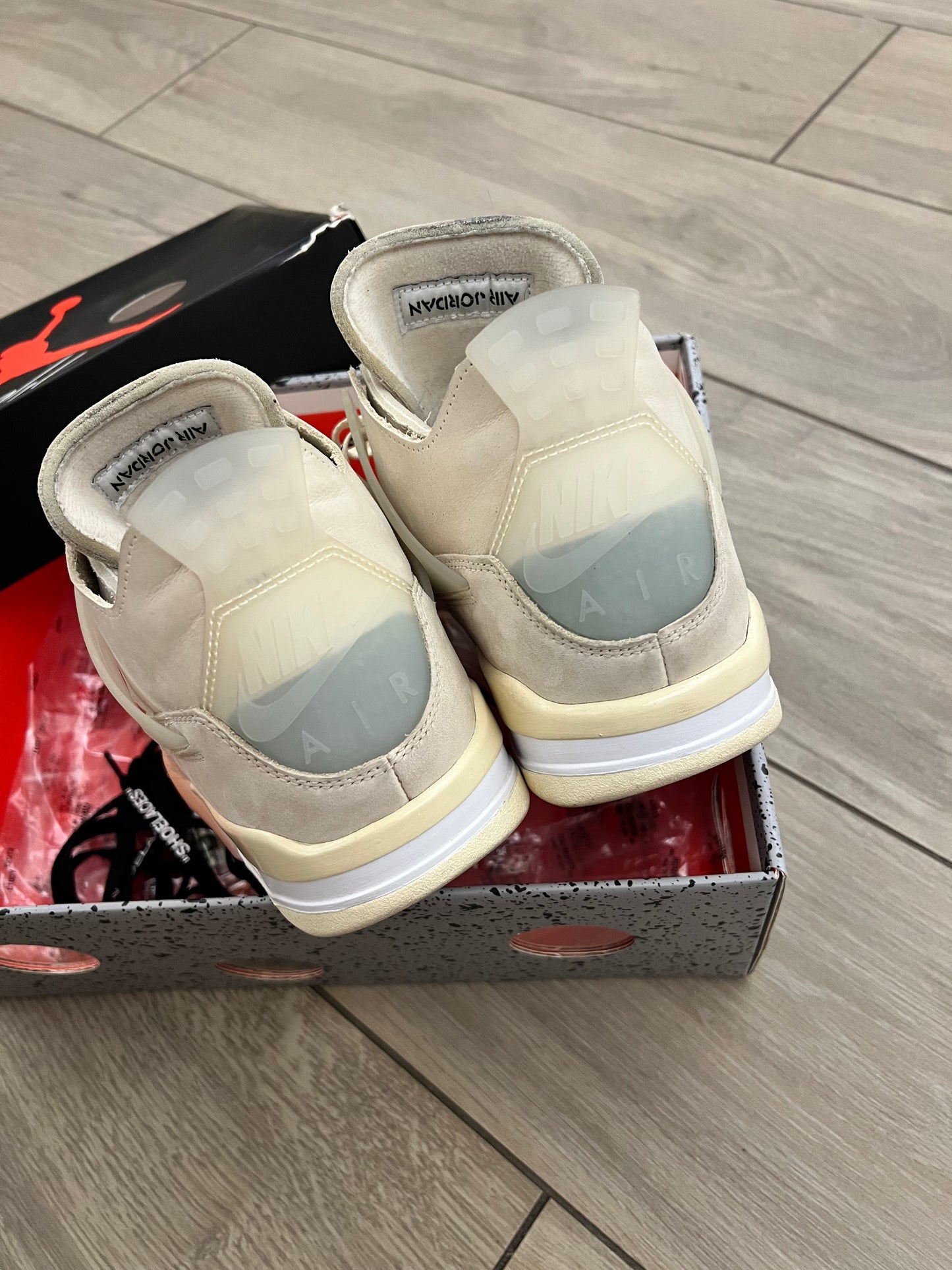 Jordan 4 Off White - taglia 42 used
