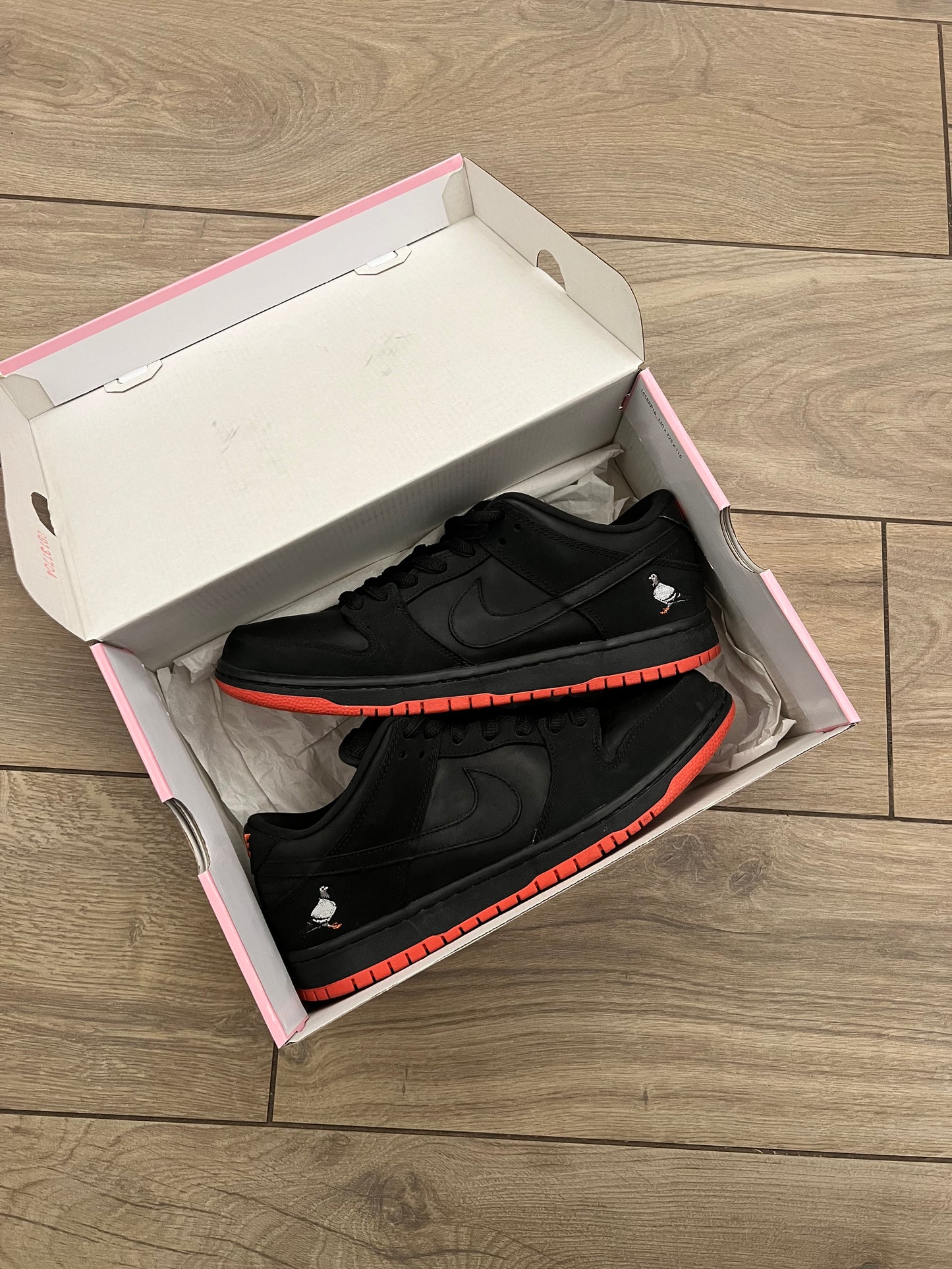 Dunk Low SB "Black Pigeon" - used