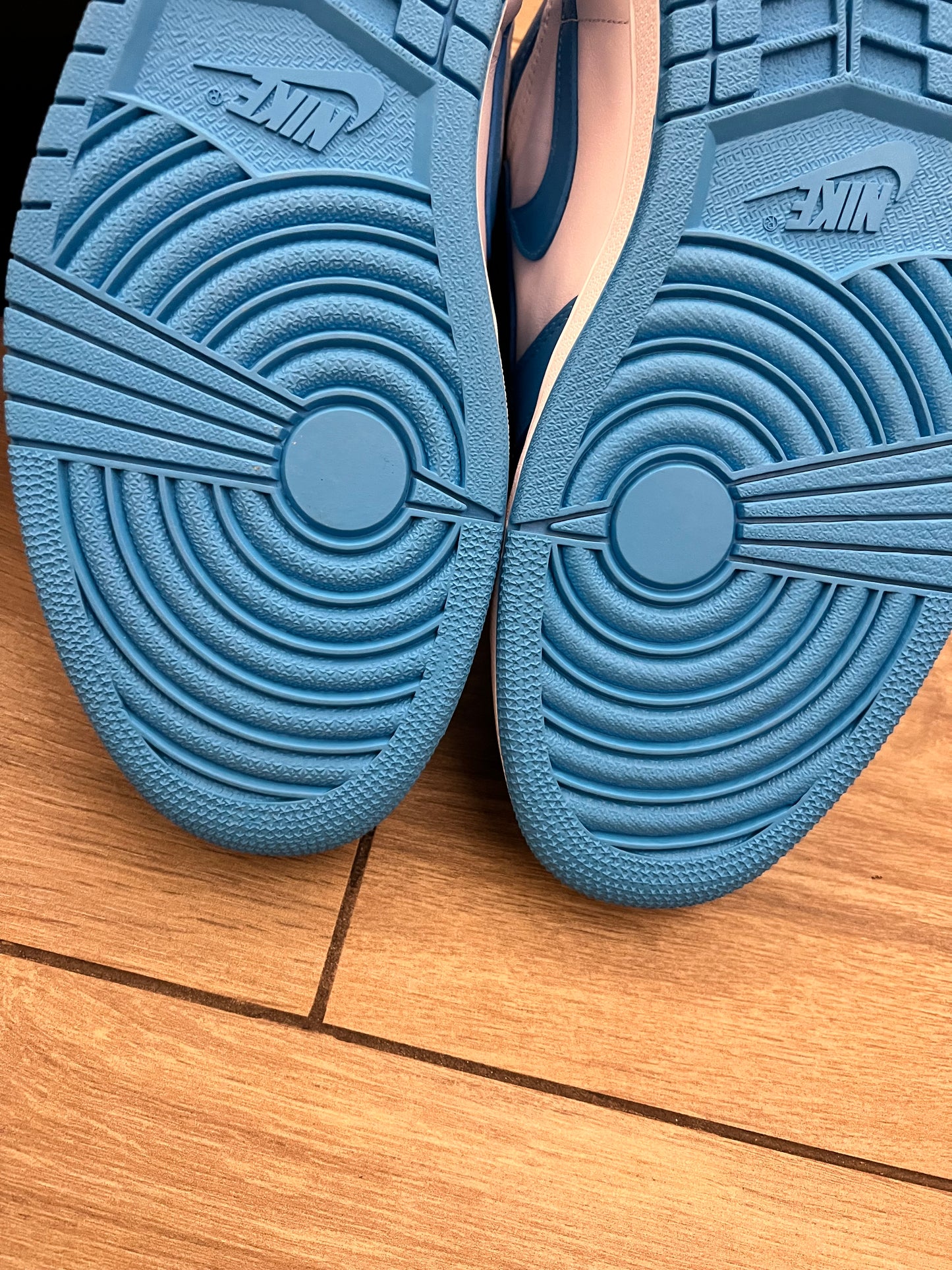 Jordan 1 UNC 2015 - brand new