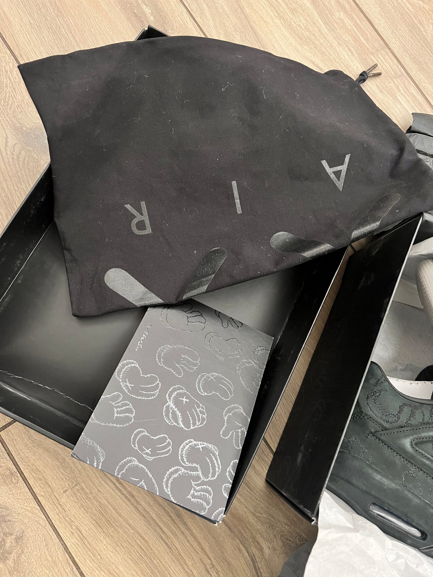 Jordan 4 Kaws Black - brand new