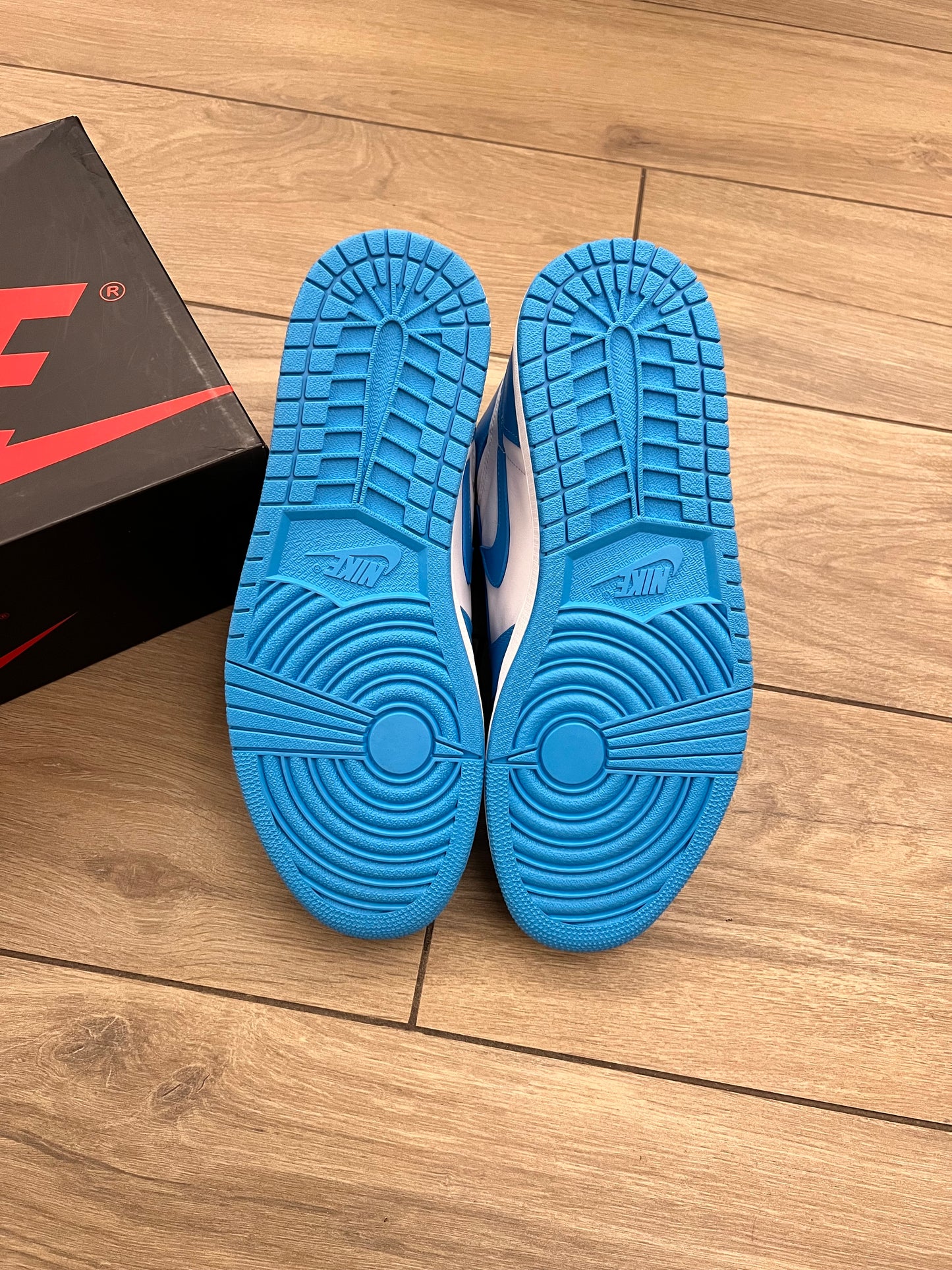 Jordan 1 UNC 2015 - brand new