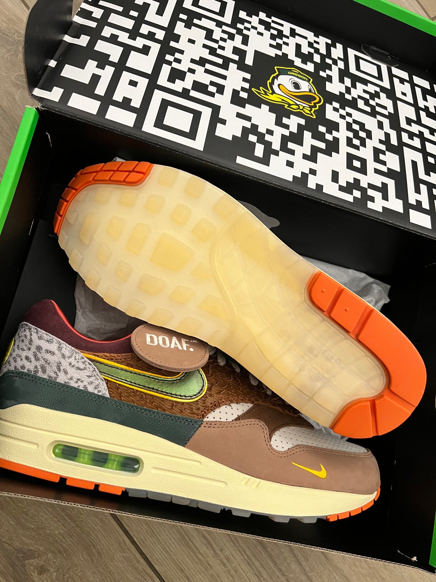 Air Max 1 Lux University of Oregon PE - brand new