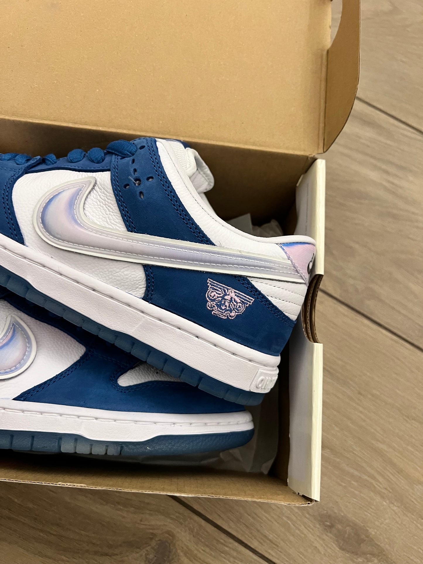 Dunk Low SB Born and Raised - brand new