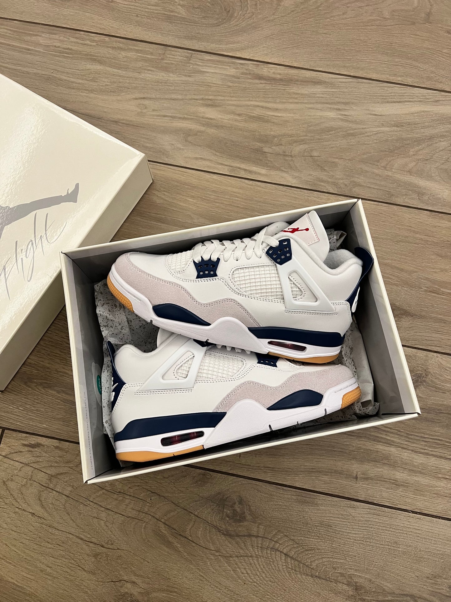 Jordan 4 SB Navy - brand new