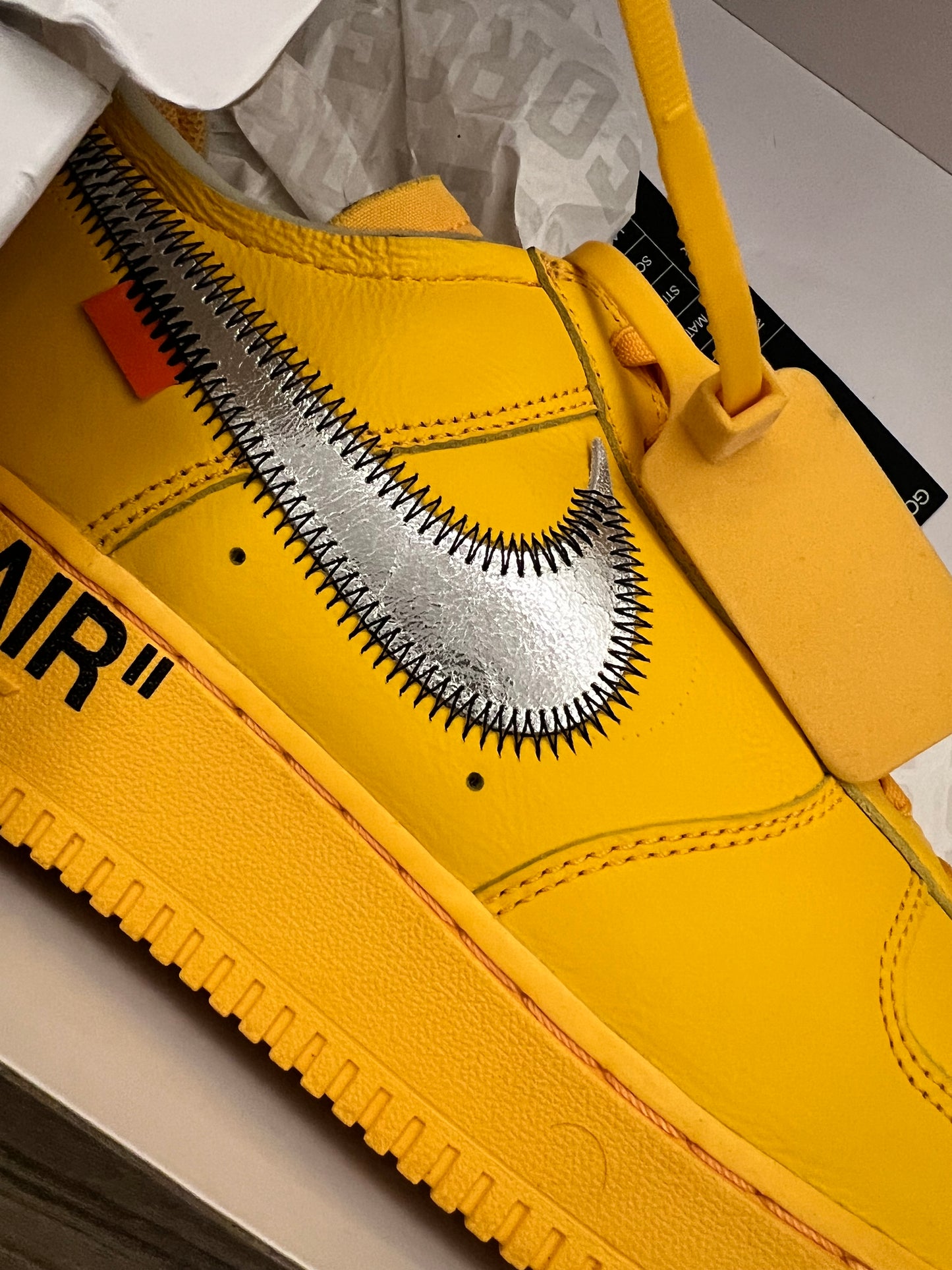 Air Force Off White Lemonade - taglia 44,5 used
