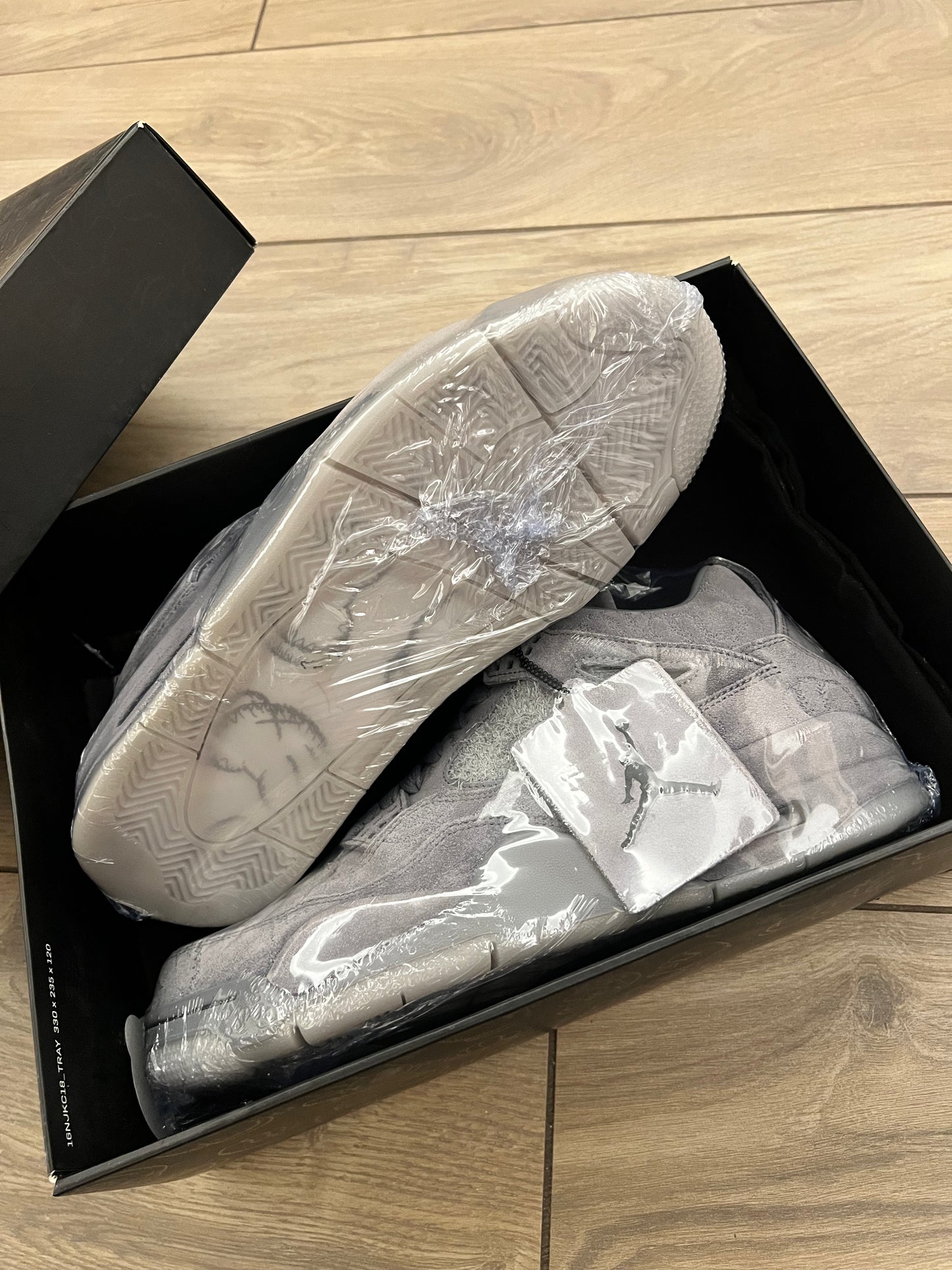 Jordan 4 Kaws Grey - brand new