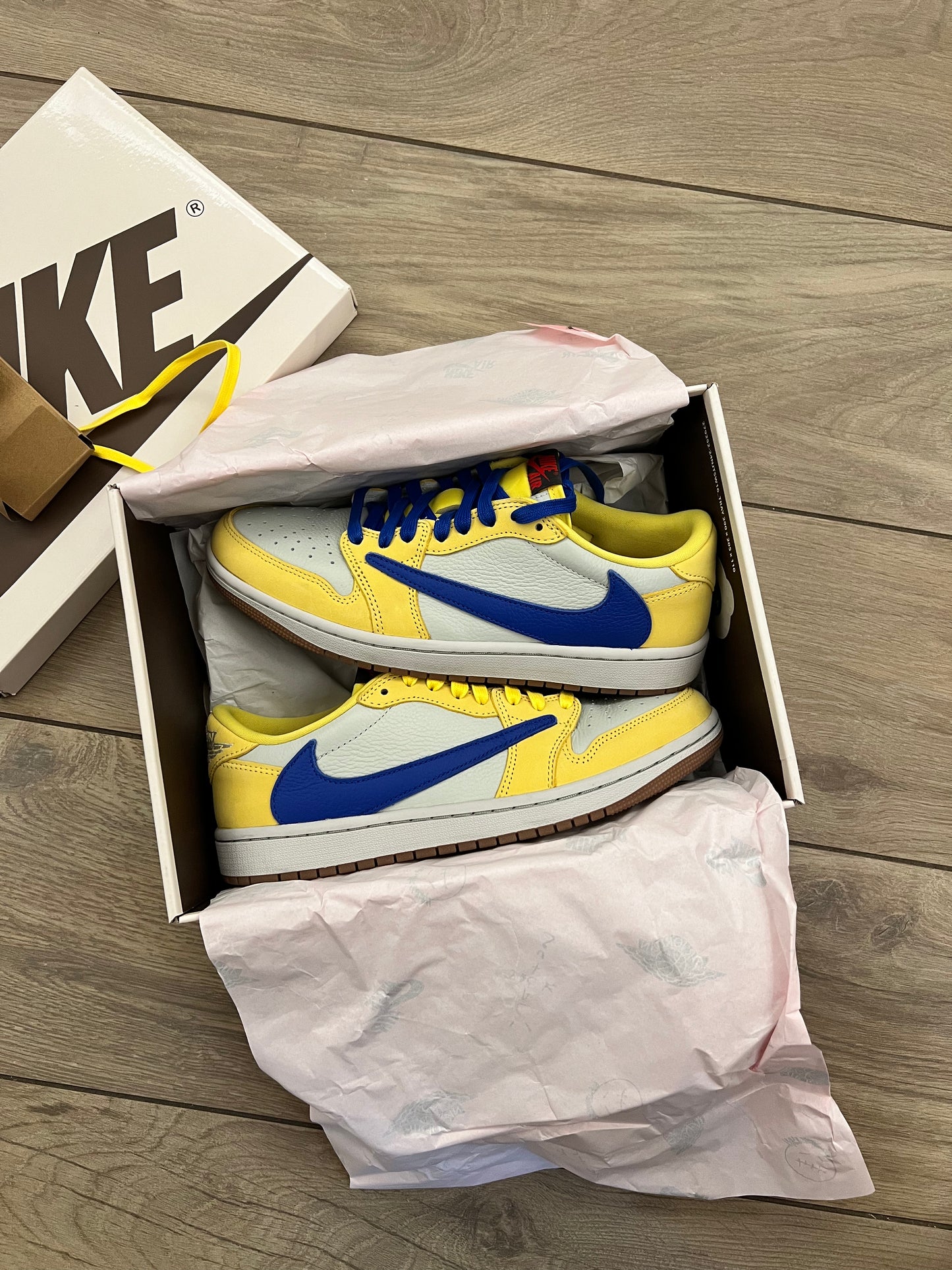 Jordan 1 Low Travis Scott Canary Yellow - taglia 40,5 used