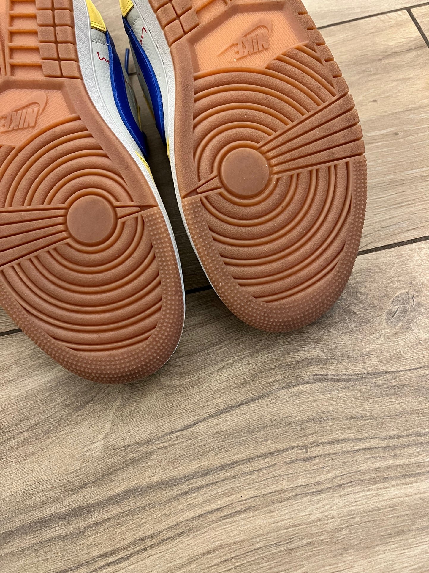 Jordan 1 Low Travis Scott Canary Yellow - taglia 40,5 used