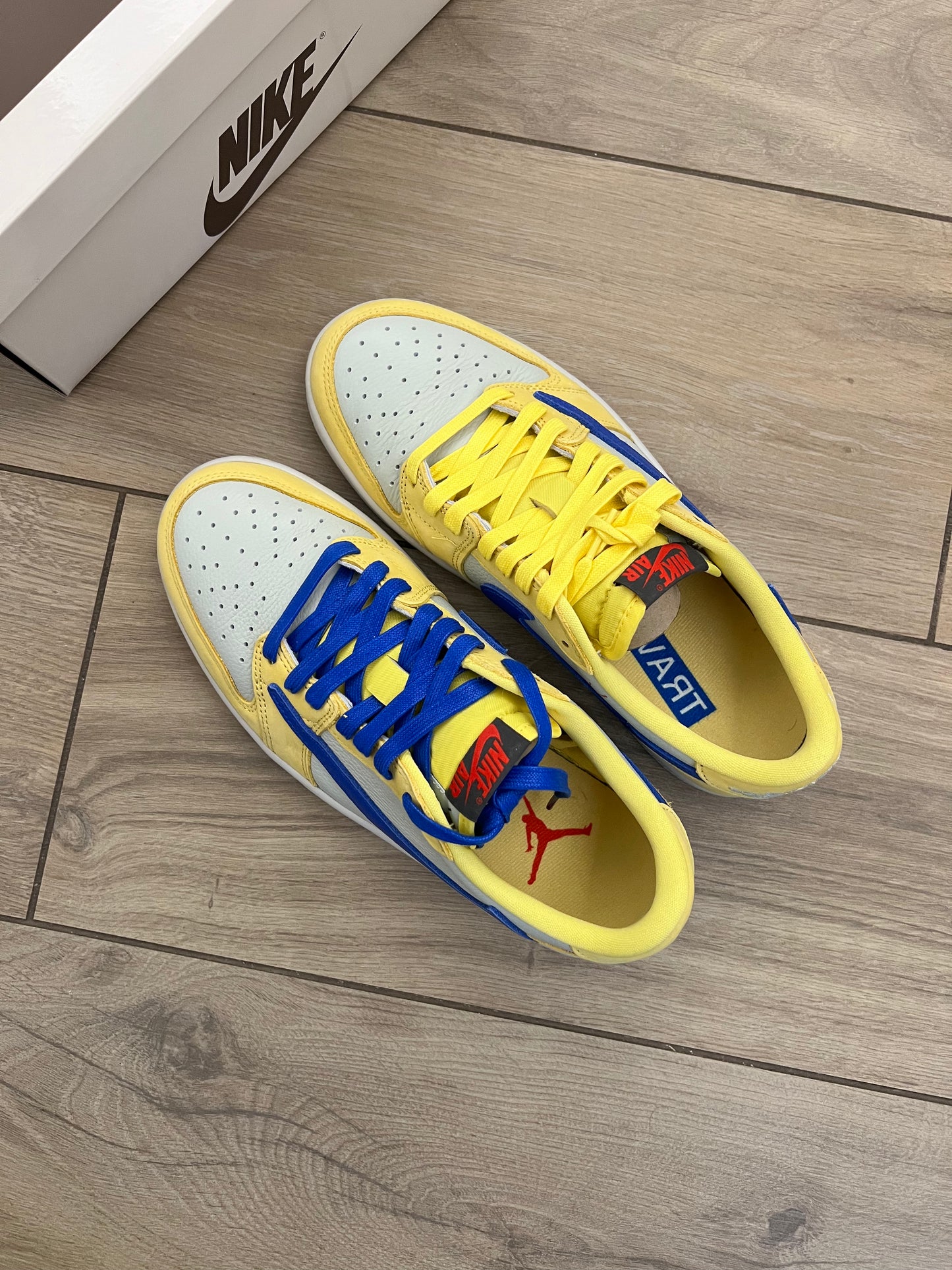 Jordan 1 Low Travis Scott Canary Yellow - taglia 40,5 used