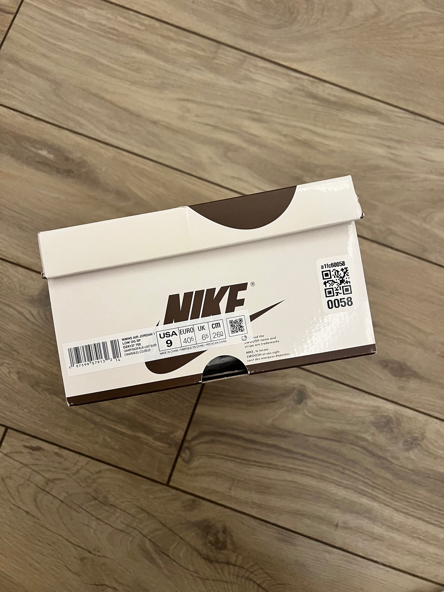 Jordan 1 Low Travis Scott Canary Yellow - taglia 40,5 used