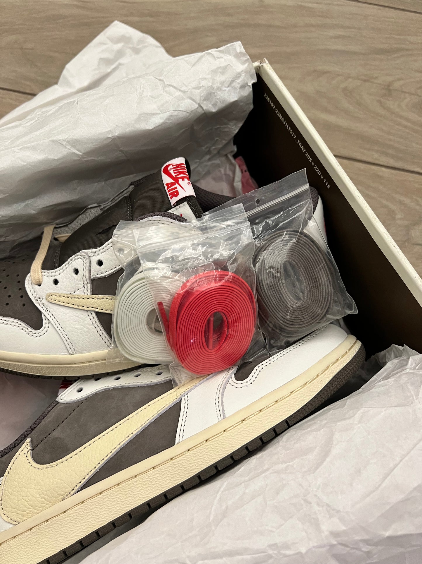 Jordan 1 Low Travis Scott Reverse Mocha - brand new