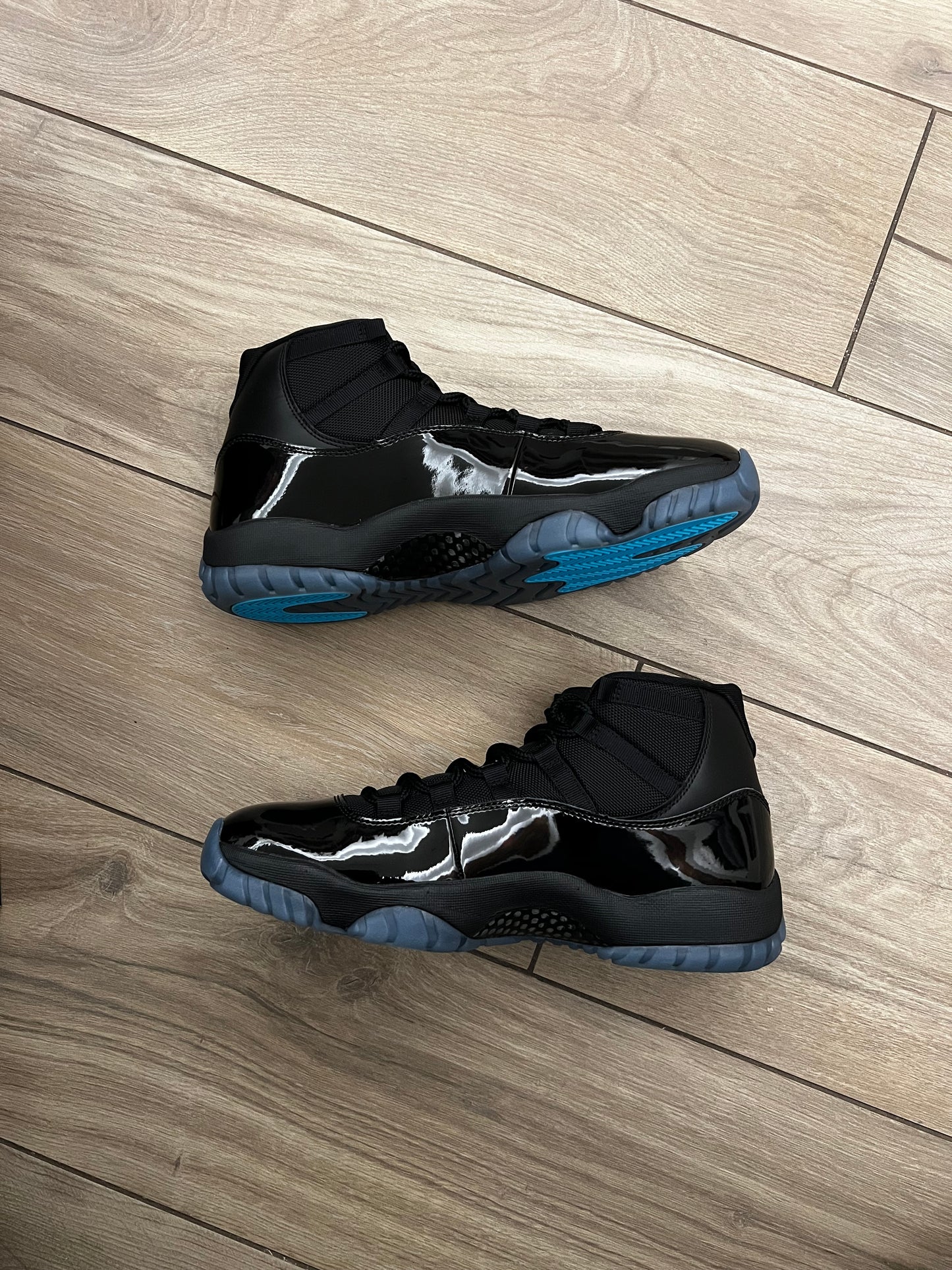 Jordan 11 Gamma - brand new