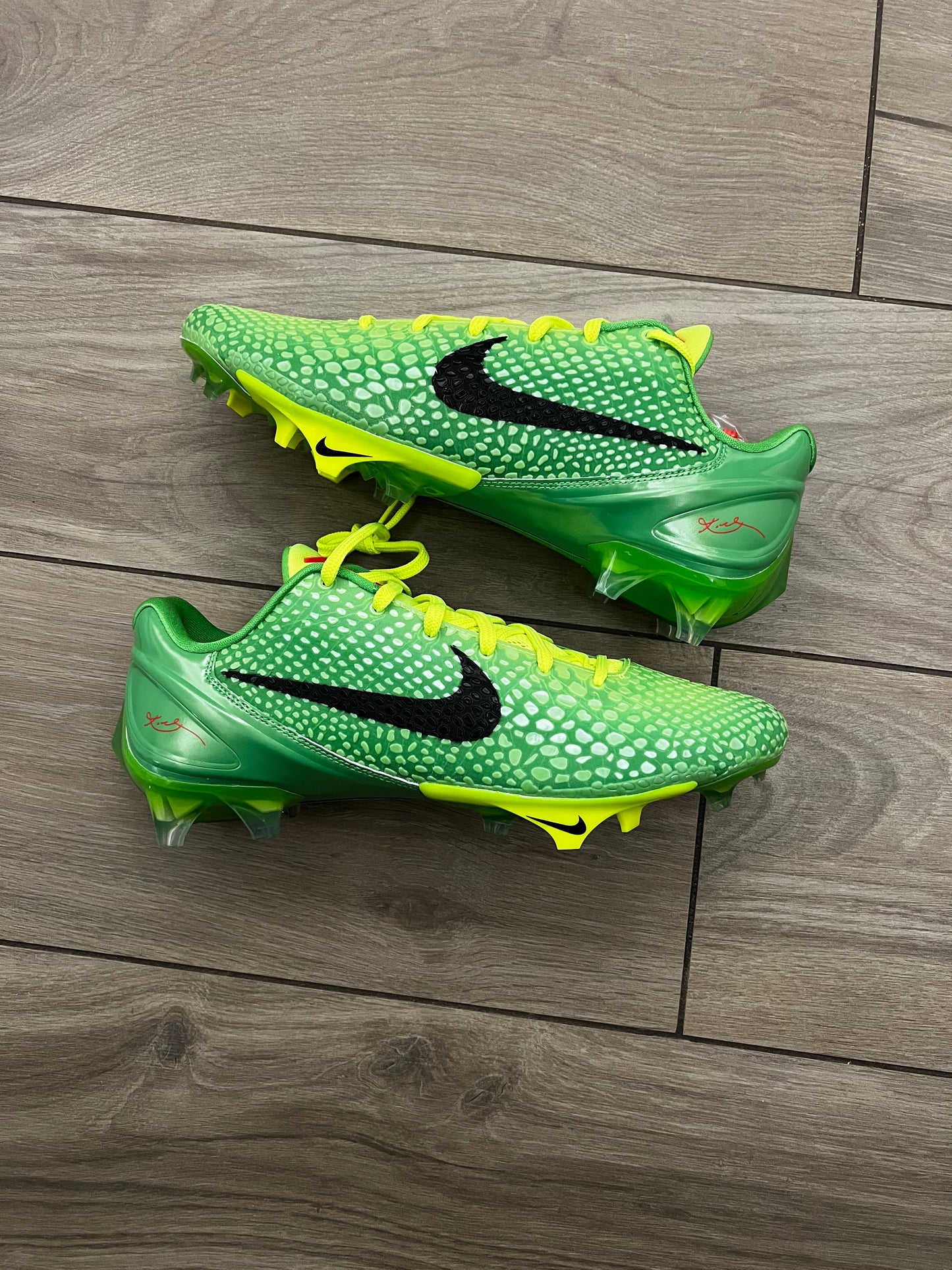 Kobe 6 Vapor Edge Grinch - brand new