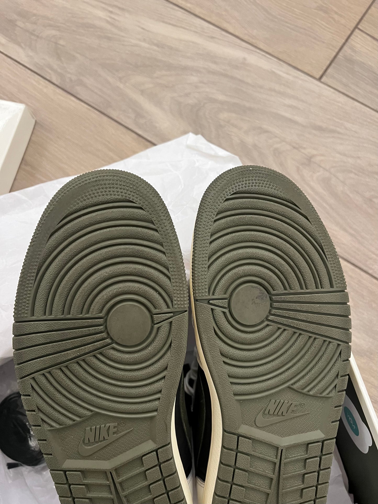 Jordan 1 Low Travis Scott Olive - taglia 45,5 used