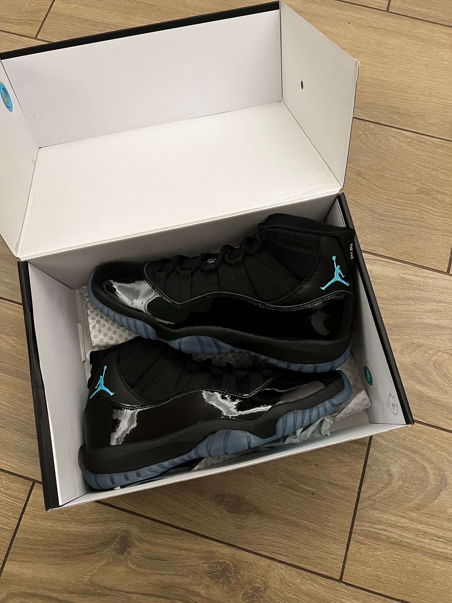 Jordan 11 Gamma - brand new