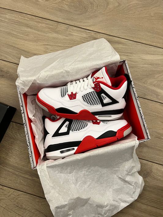 Jordan 4 Fire Red - brand new