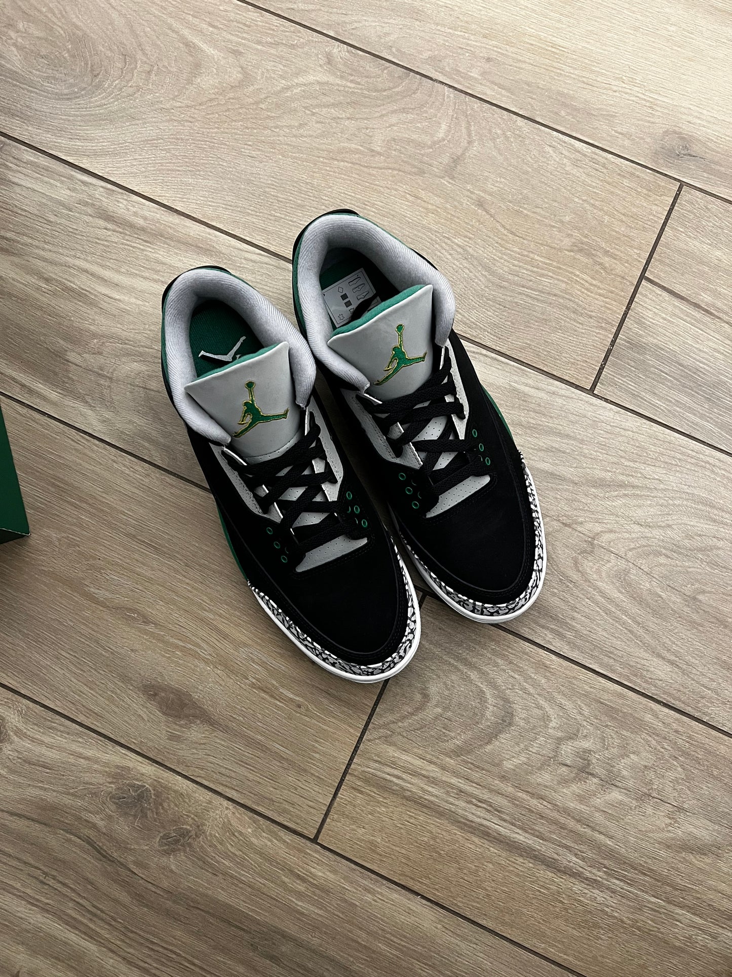Jordan 3 ‘Pine Green’ - brand new