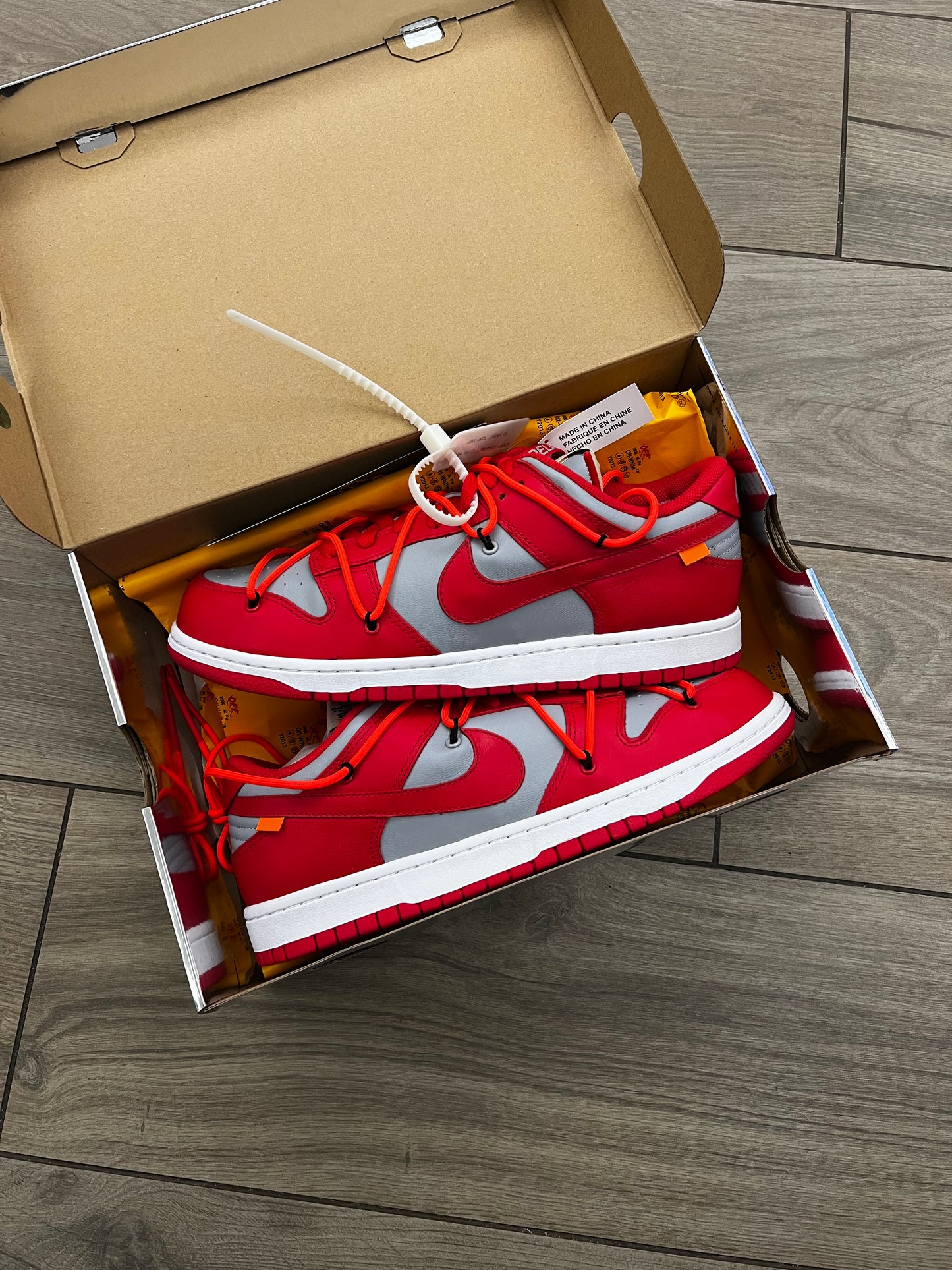 Dunk Low Off White University Red - brand new