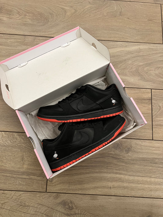 Dunk Low SB "Black Pigeon" - used