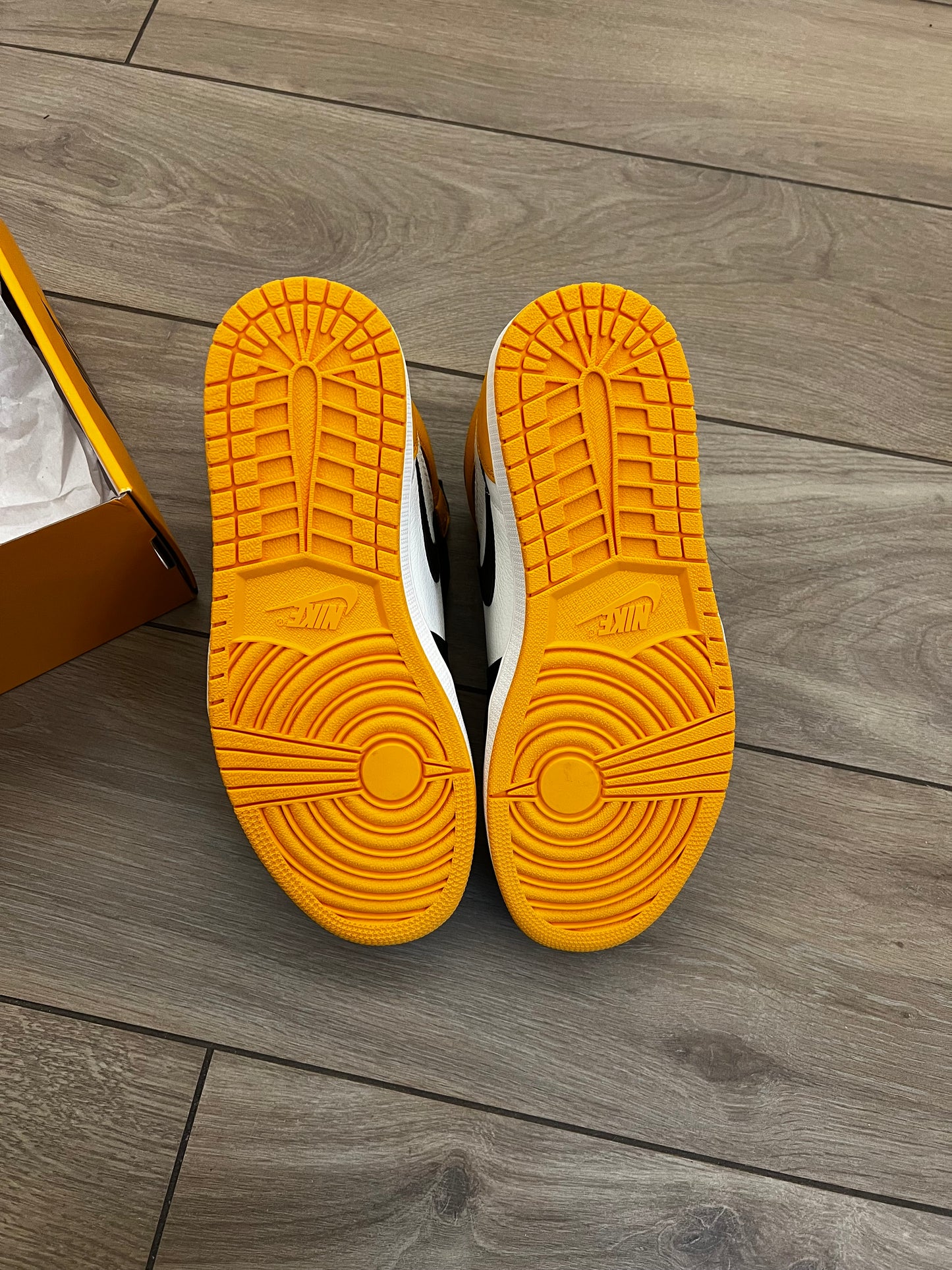 Jordan 1 High Taxi - brand new