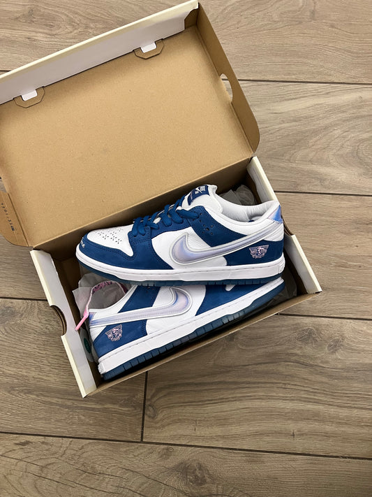 Dunk Low SB Born and Raised - brand new