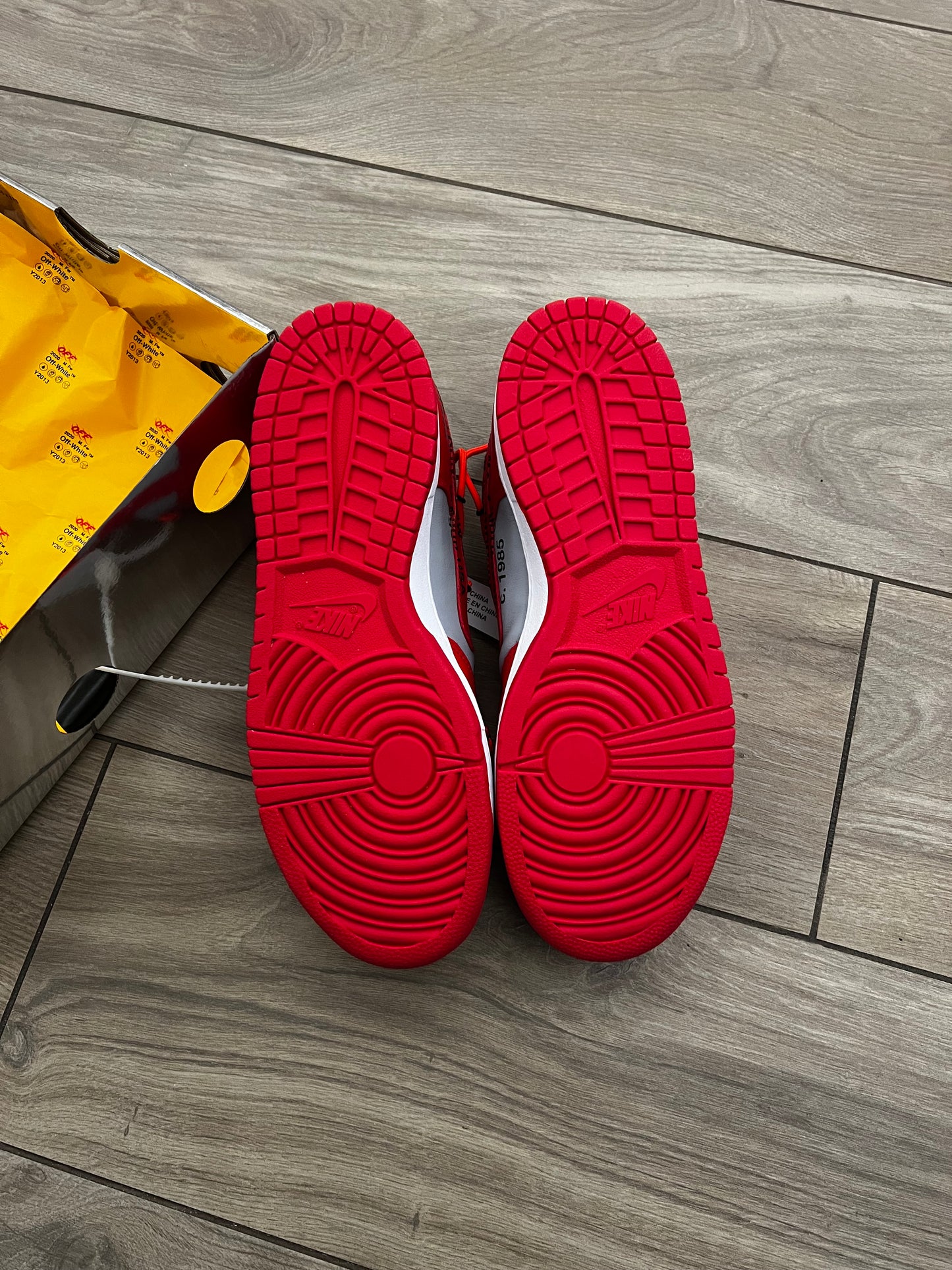 Dunk Low Off White University Red - brand new