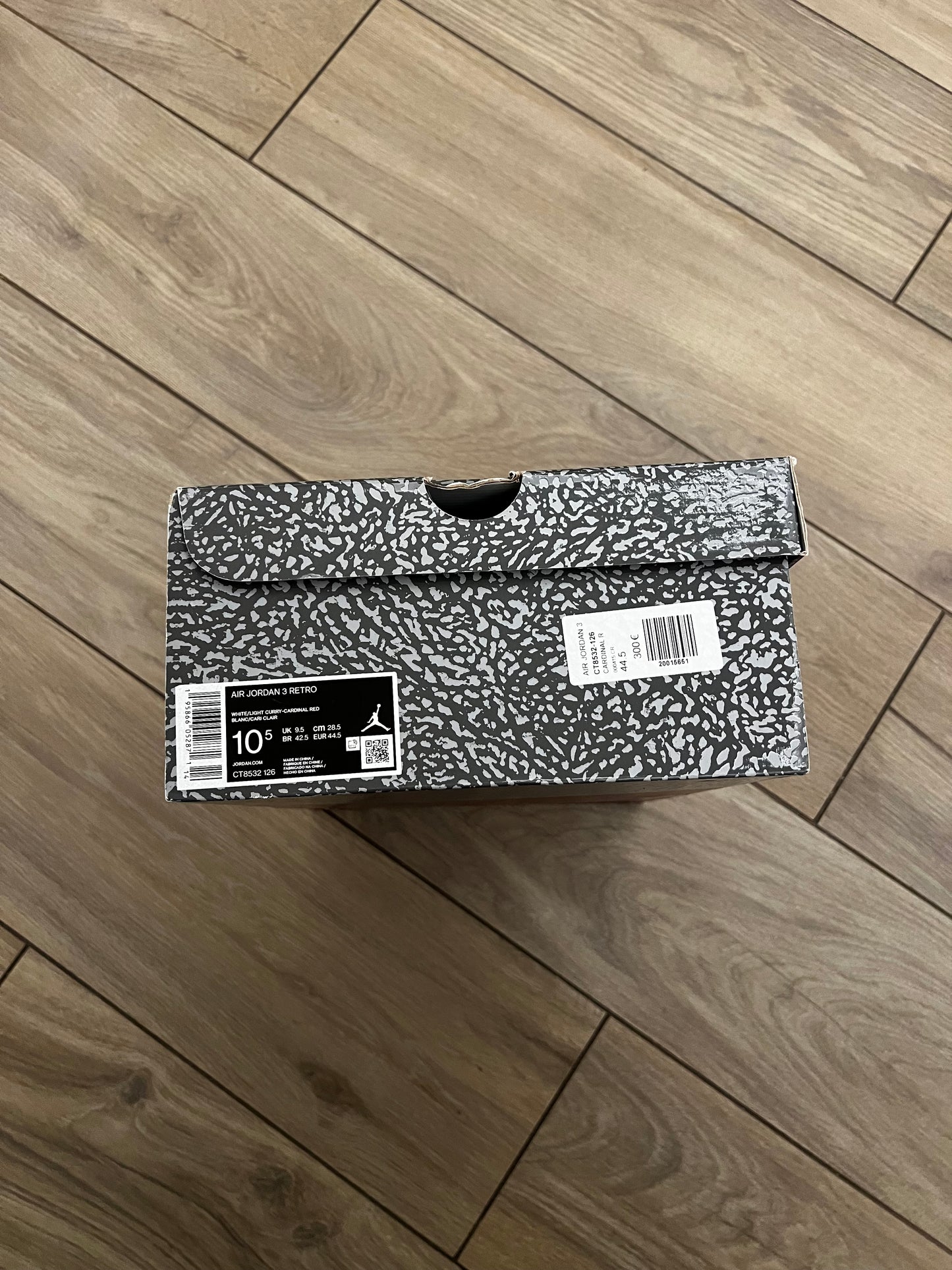 Jordan 3 ‘Cardinal Red’ - brand new