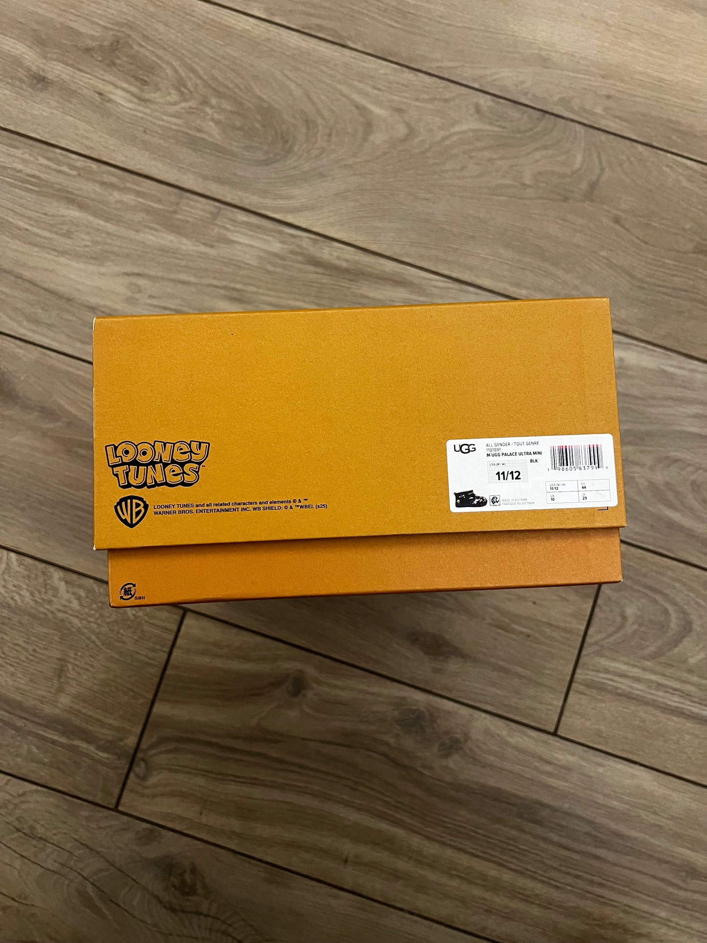 Palace x Looney Tunes x UGG Classic Ultra Mini Boot 'Black' - brand new