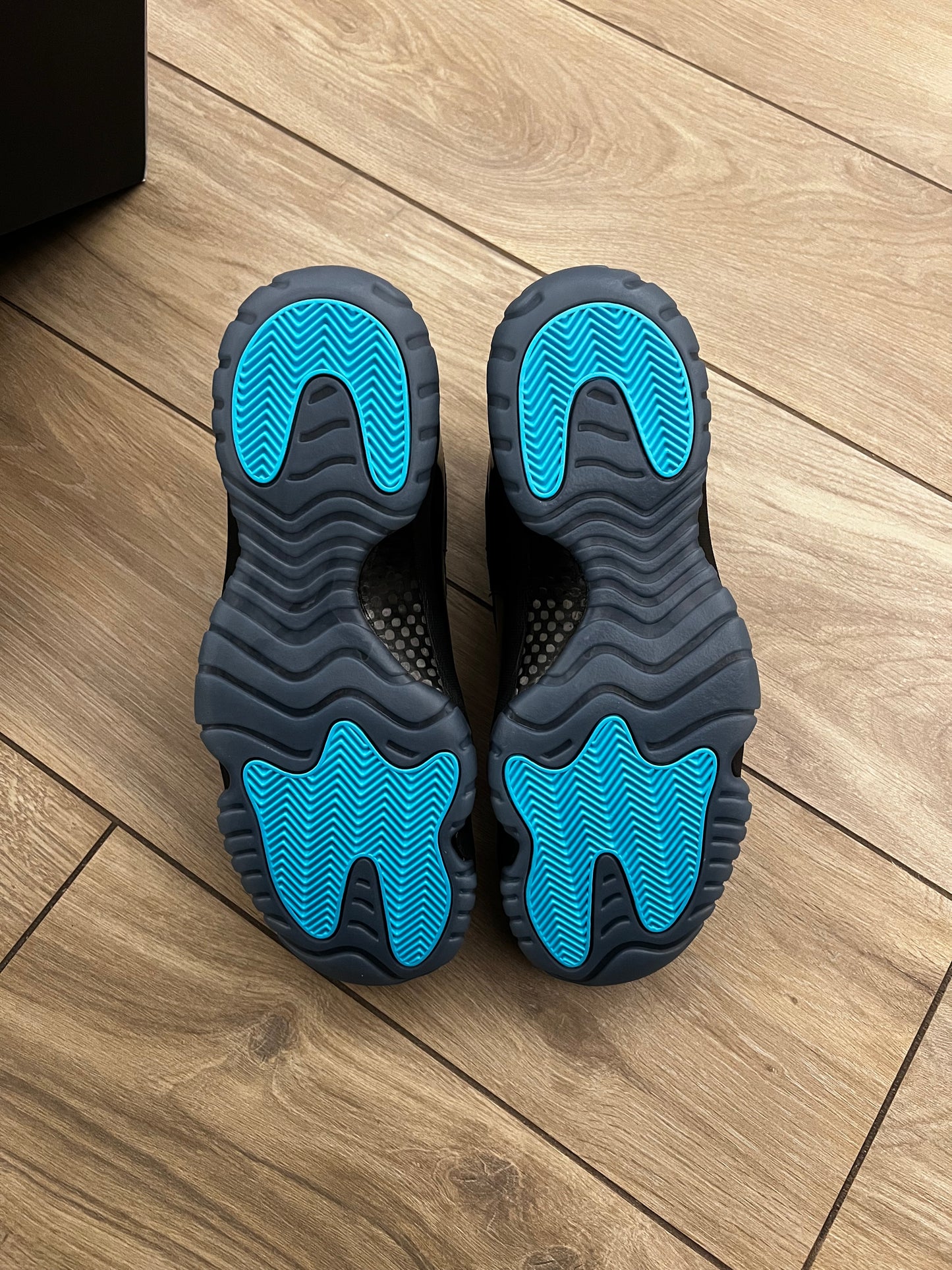 Jordan 11 Gamma - brand new