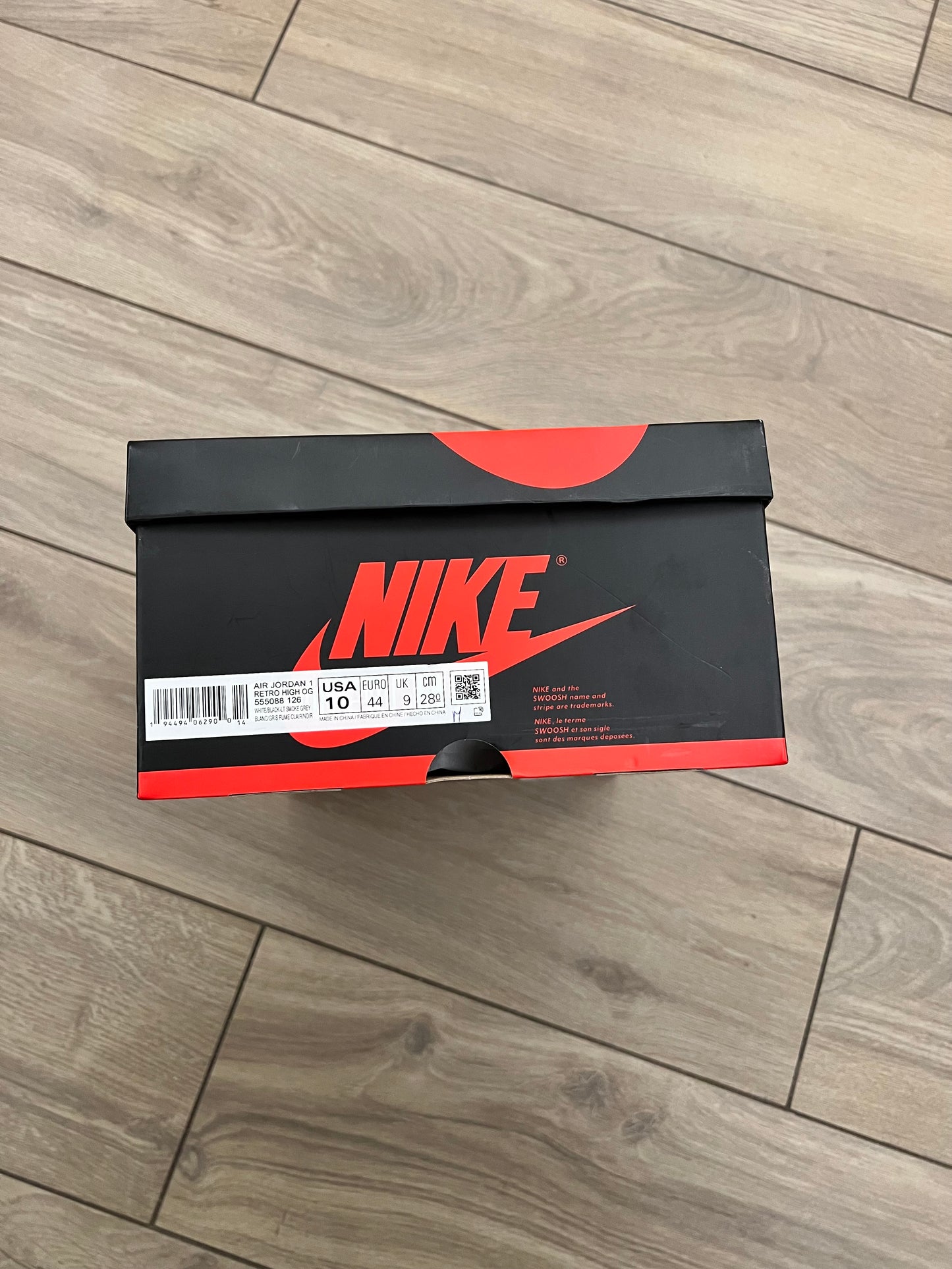 Jordan 1 Light Smoke Grey - brand new