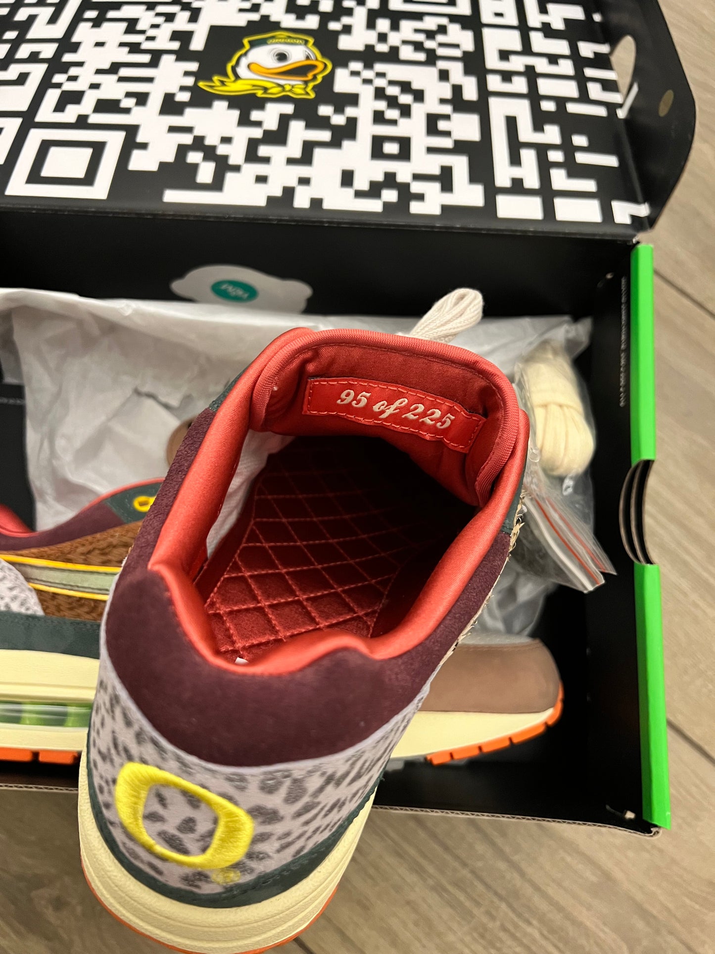 Air Max 1 Lux University of Oregon PE - brand new